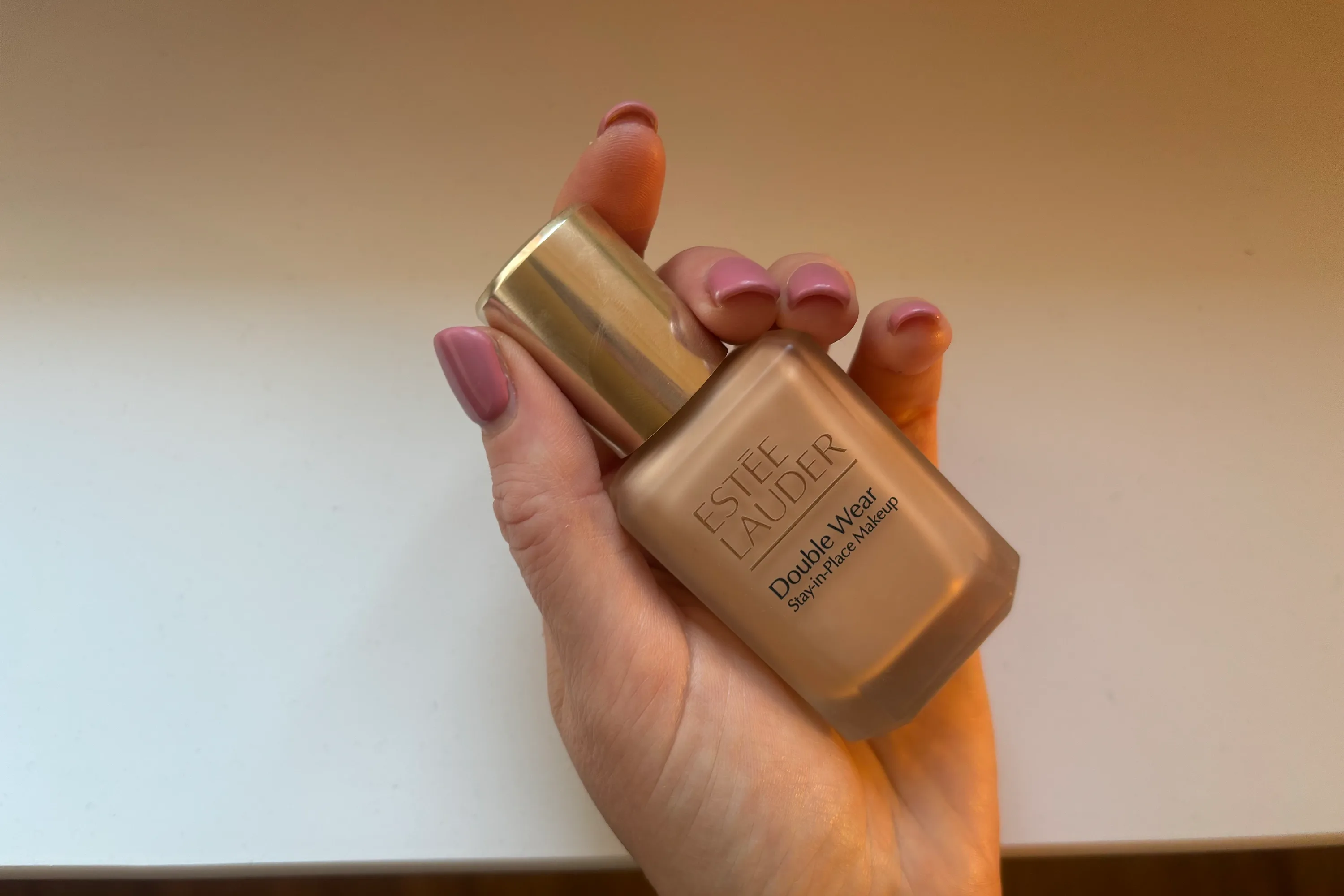Estée Lauder Double Wear Foundation image 3